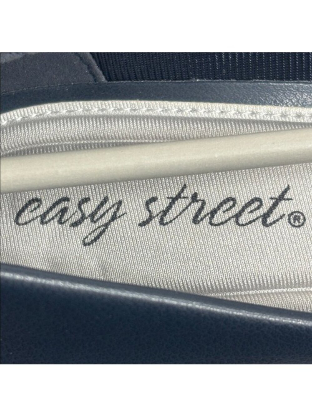 NWT Easy Street Womens Fabulous Navy Faux Leather Heeled Pumps Shoes 9.5M - Picture 7 of 9